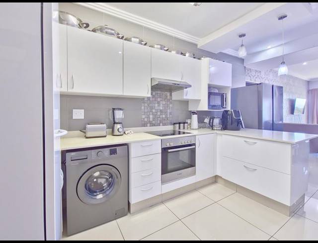 2 BEDROOM APARTMENT FOR SALE IN UMHLANGA RIDGE
